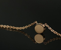 Mini vedhæng i rødguld