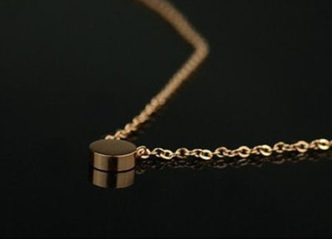 Mini vedhæng i rødguld