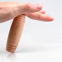 MOKURU Tumler i træ, sort