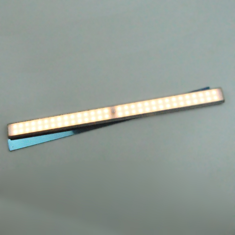 Lysskinne 60 LED 40cm tændt