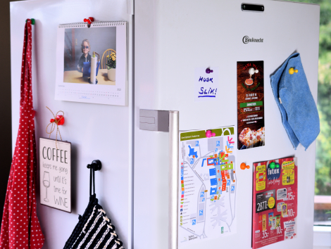 Køleskabsmagneter i anvendelse