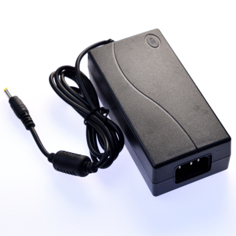 12V strømforsyning, forfra