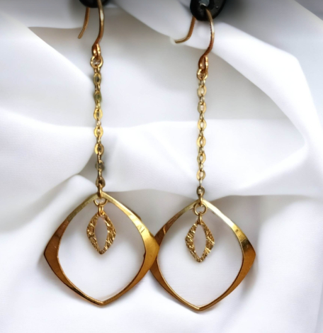 Dangling Earrings Gold