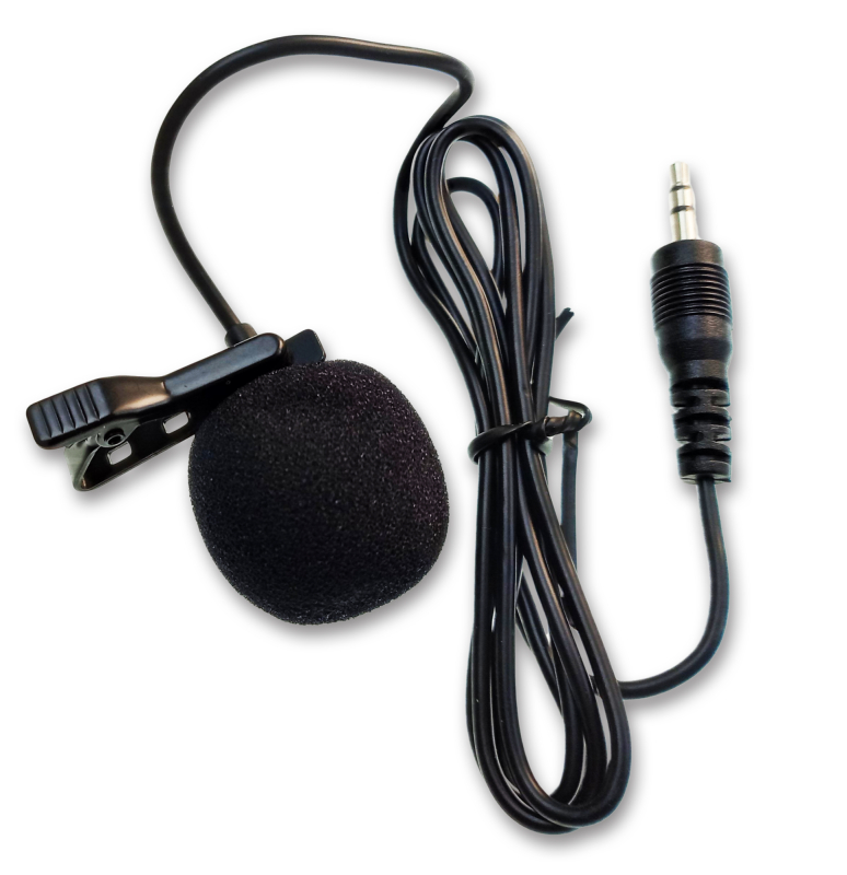 Lapel-mikrofon med sort mikrokapsel og en metalclips til fastgørelse, tilkoblet en lang ledning, der ender i en 3,5mm audiojackstik.