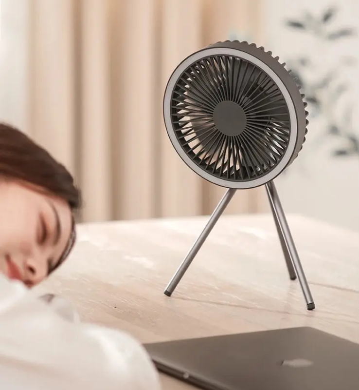 Genopladelig ventilator med ringlys, på skrivebord